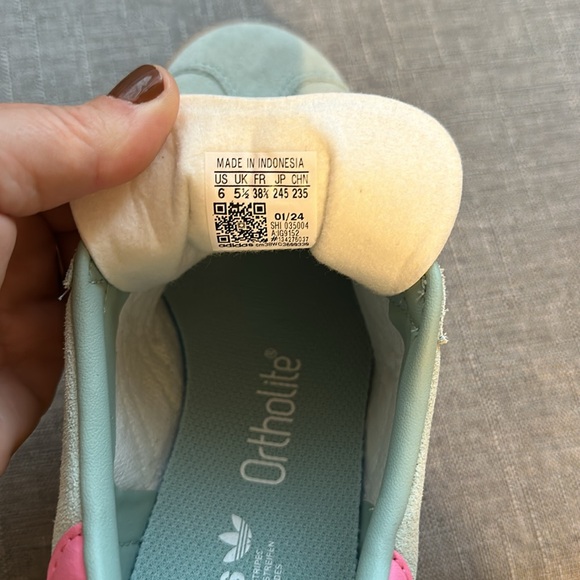 Adidas gazelle BRAND NEW NEVER WORN kids 6/womens  8/eu 38.5. - Picture 3 of 4